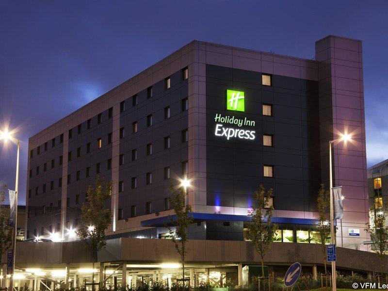 E73F7FFA60A66C627B9E07BA4B42FA97