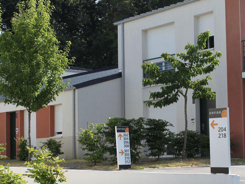 2420D09BEA33384592B3BA26D3C7AE15