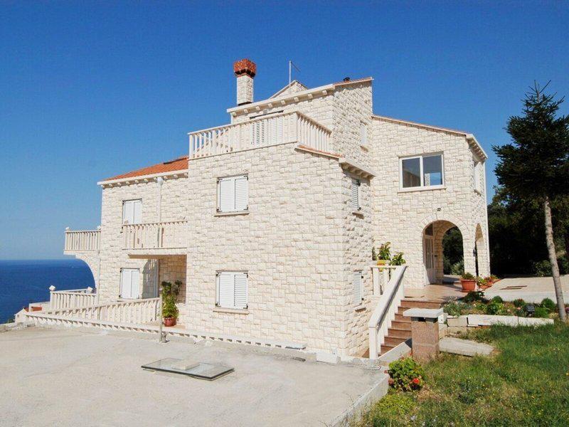 9FC31344F2F8BD8853098B3A5803C95A