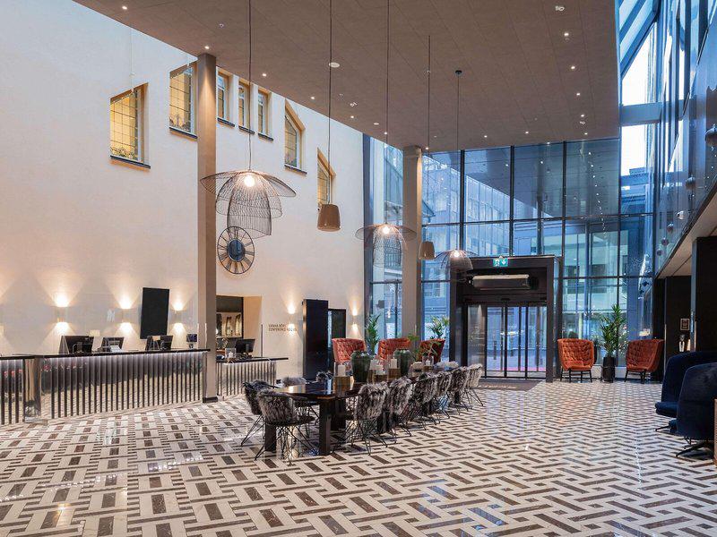 26FE7C7502228D13DD23041D274302DE