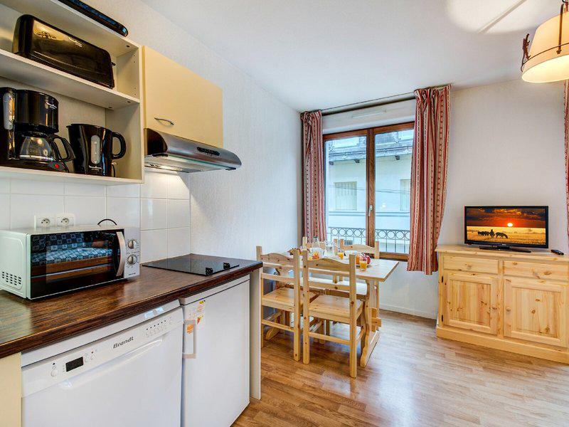 E9908300C417742DA5DFBCFC777D9AB0