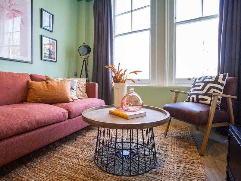 B7F516BBB9246C3D7EB092339F75E5D0