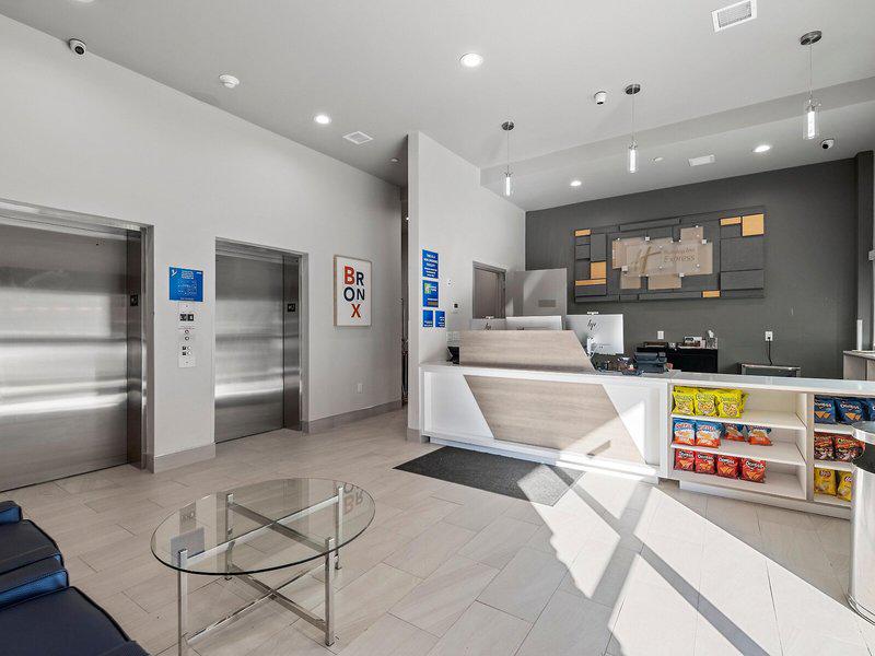 1AC45841AF64FFFAAB6AFE763A5AB25D