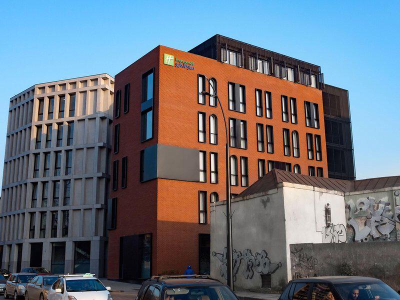 BDE738E6066E11E6EB53A3F8FEB650DF