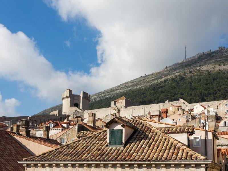 12B36F9384B06CE857D2FA99BF1AF4A9