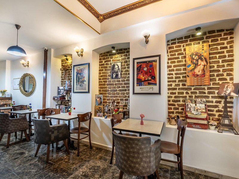 AFED681237B79E3C8EC747288BDCFC1B