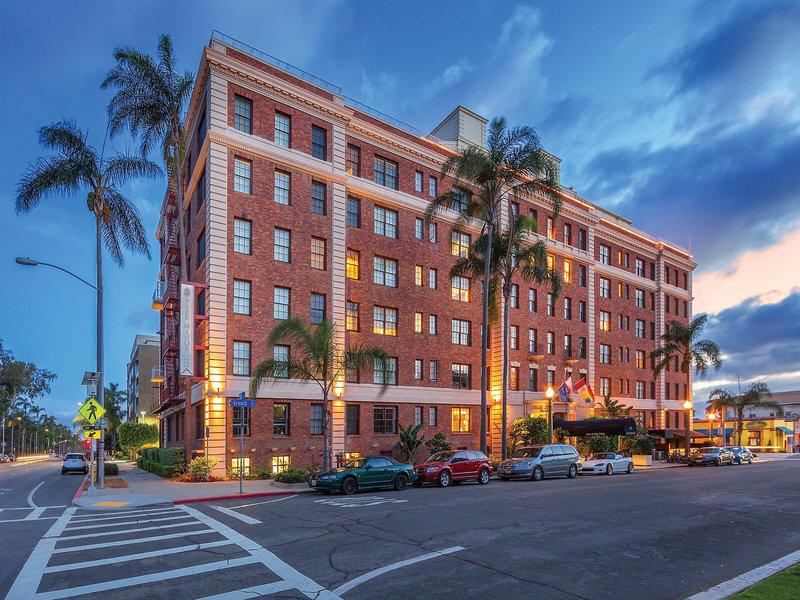 CFC715EE31B38AF0C8BE3F46C6484AD2