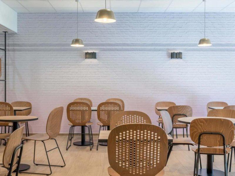 A4C4DEA0335FD70CE6B09B15D68F3BB1