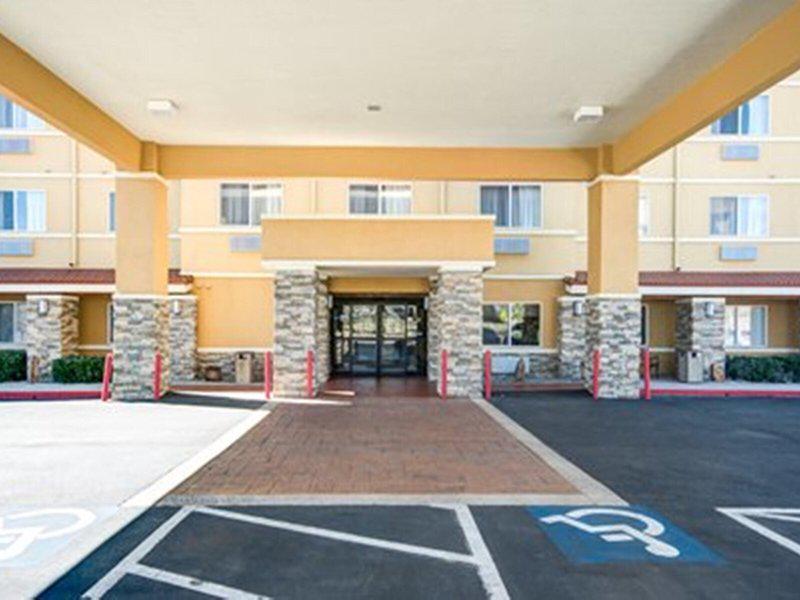 5D5E19421146FB73ECBA9E2725D8F735