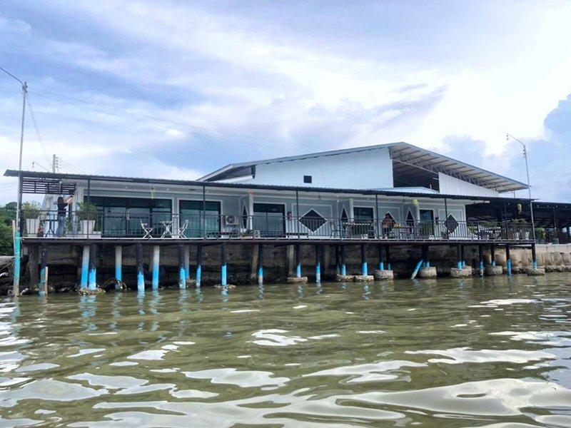 6B901ABB81B848AF5216B819CF8FFC4A