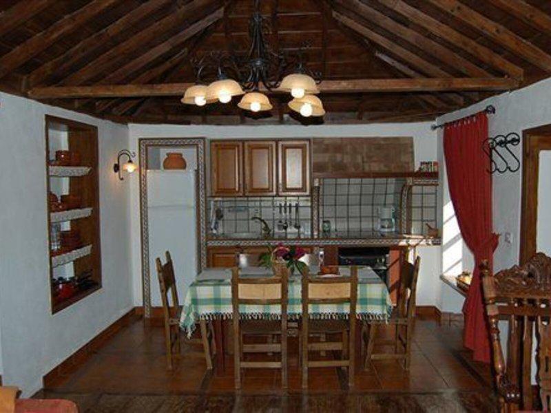 87D8141B949F37A01A61DE33FD581B0A