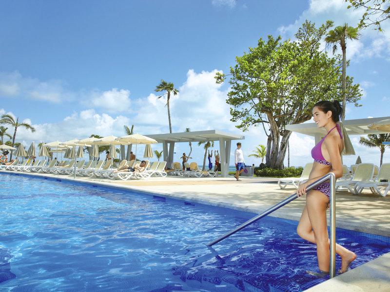 8B2E93C6D943AAEF90D49B2F546F429C