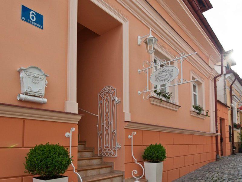 1EFEE5672E6BA79F81B4986C5457645F