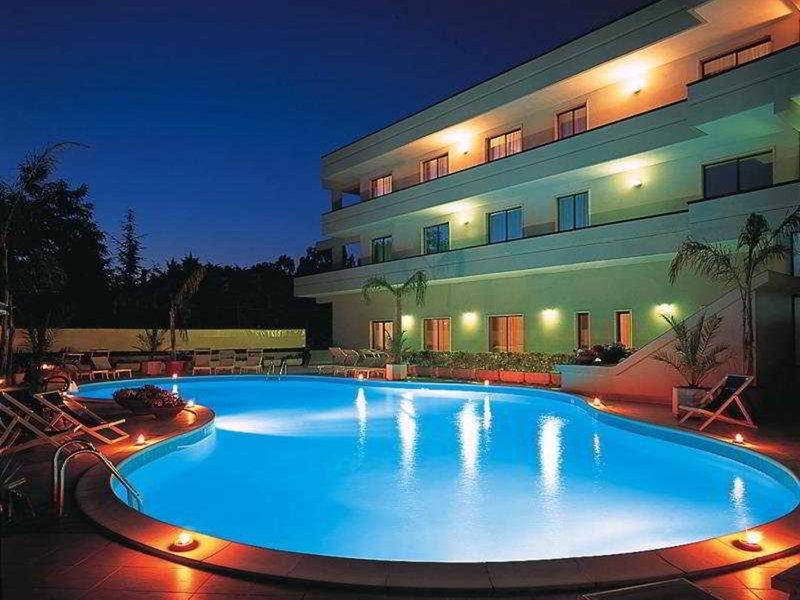 F1CBC88325F86B12E9937AD10779E747