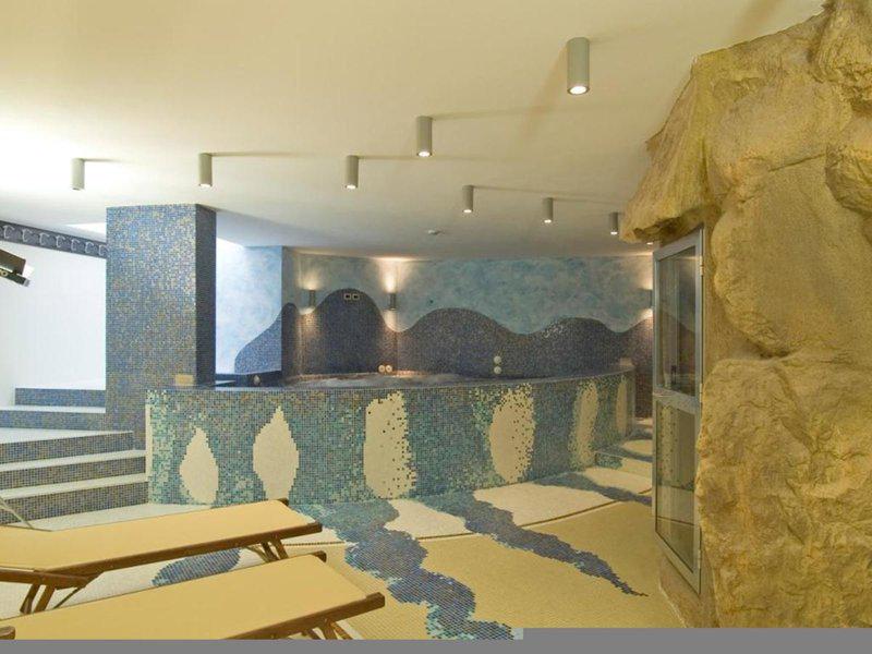 EB45EA67AF8638EAE90D1926BDC268CC