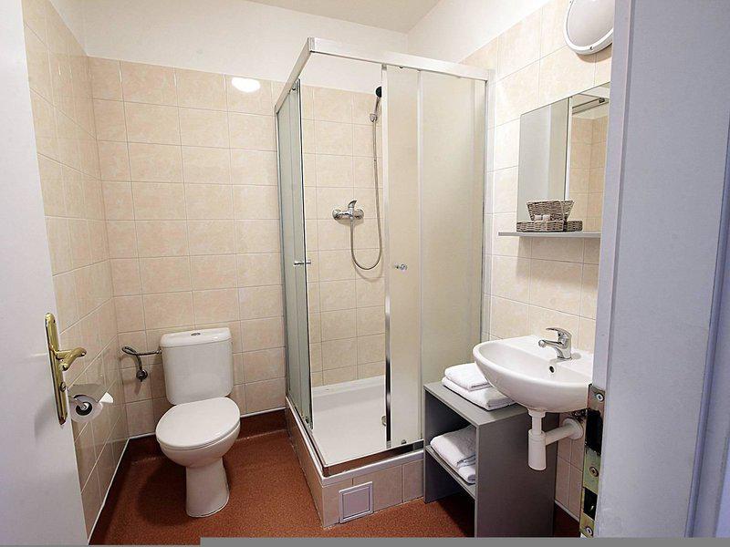 619782C8F9C195E111F60A762969801D