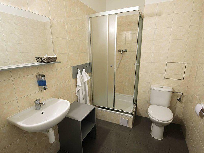 61C1E79DAC17BFE6C9E6737253D0FD53