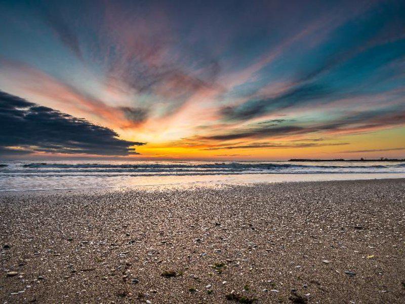 DB7532D272CBF69E01CA257F4A06E12E