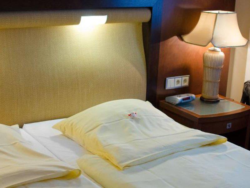 DFBCB6BB66F6C76A67F451566E36B166