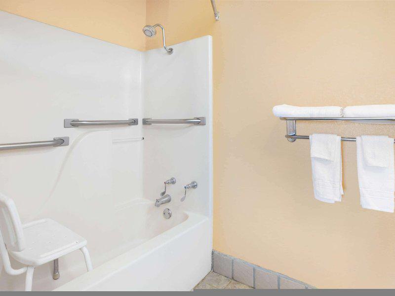 EA82BAC338B6A9C7FB8EEF50E1A4164F