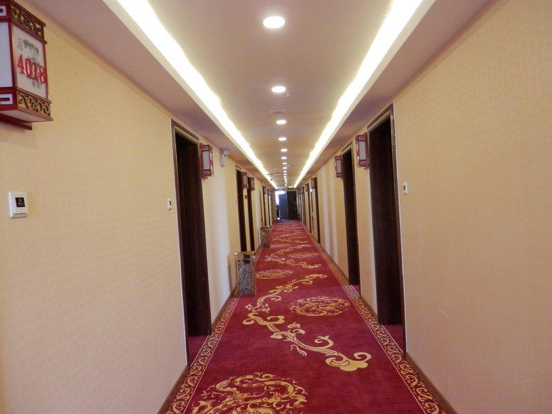 992BB8B8FFCBFF04AC5DB9151F720C23