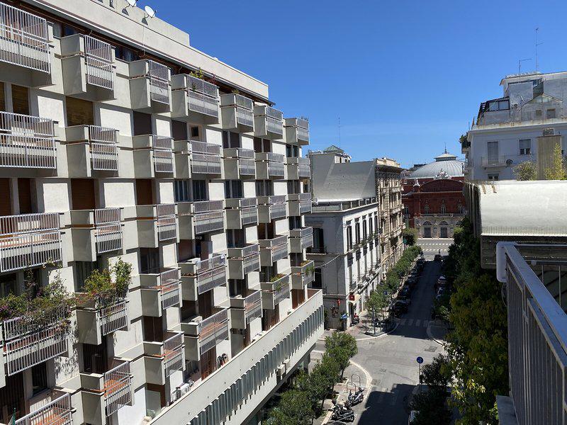 B7FFA5A7248FD34F40EF5E4700033F75