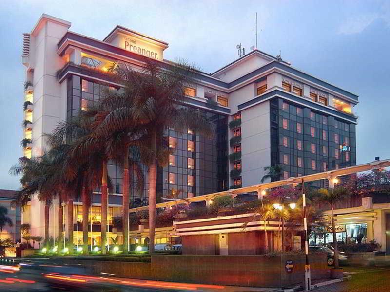 1152F536EA1AF6DB855CB4E09AE1BA93