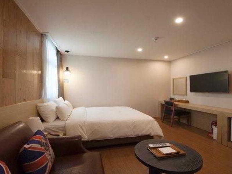 A26371E2E2D6DC42E5DCD91C640401B8