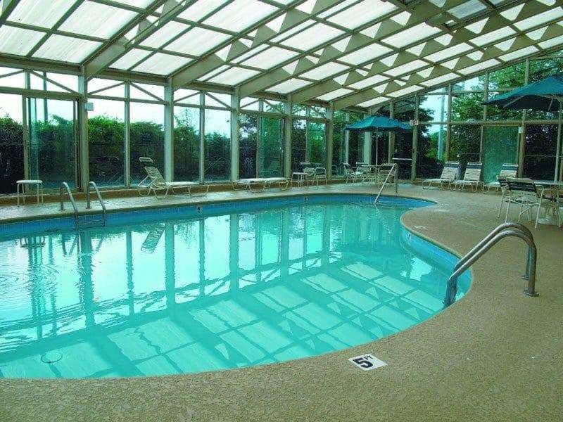 F635856D96C44ED80897351E1E58909C