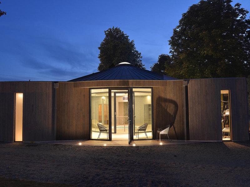 24EC705FA05C8BA8900CD737D799FE9A