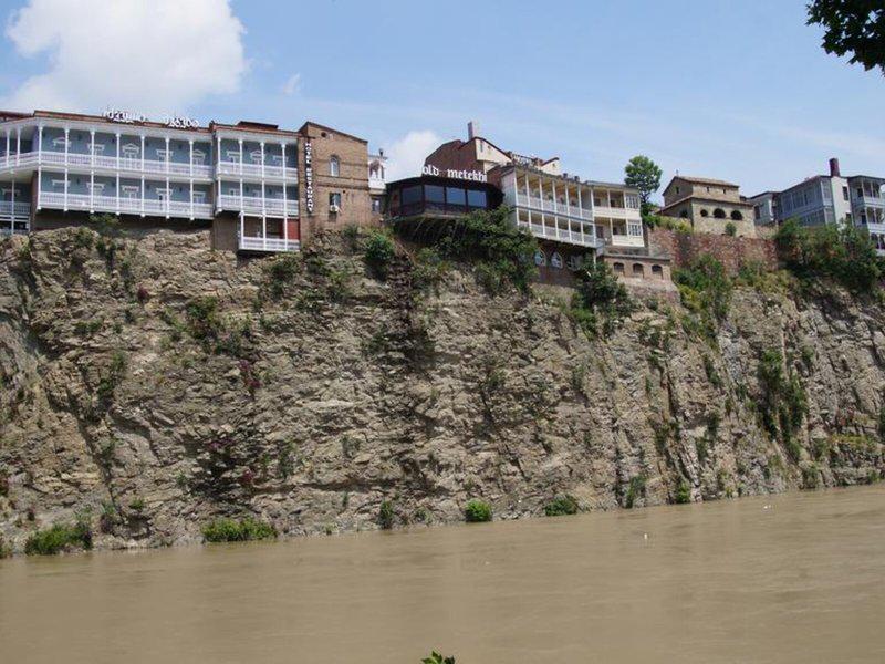 856CA0F3341C6A6FF86BC27AAA645545