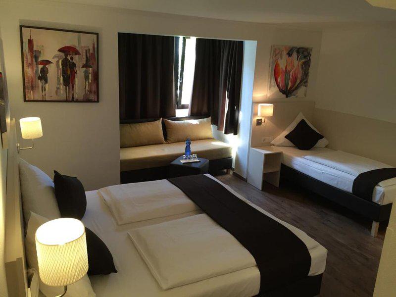 D0C332F8419A34AEF913F6BB9B9D1CBA