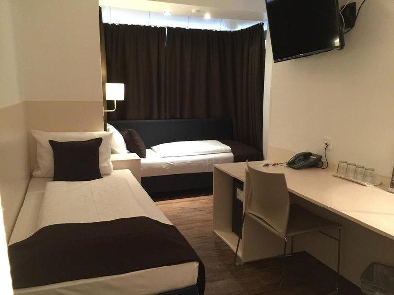 10EDB2C8E36A925982E1883E900710F7