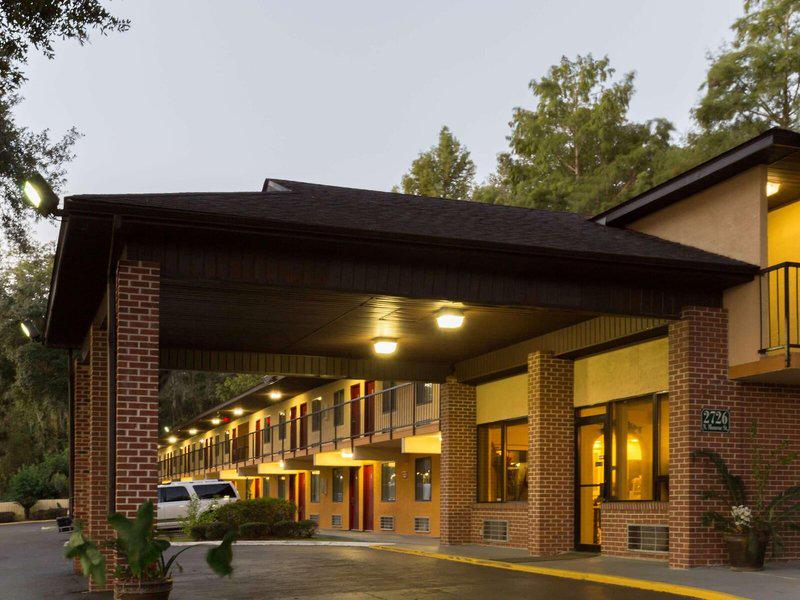 B21746961CAF7937CFAB20D54D304EAE