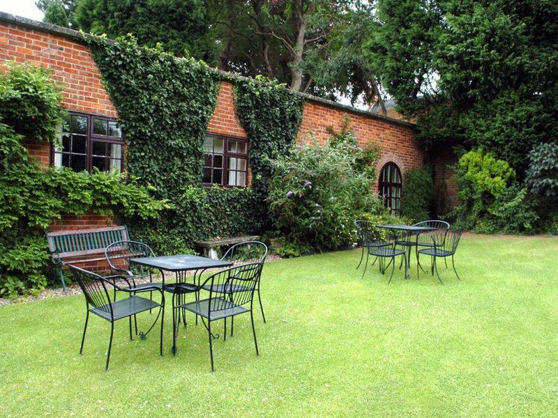 EA74D4212F30A6B7F69DA12AD6C83AD6