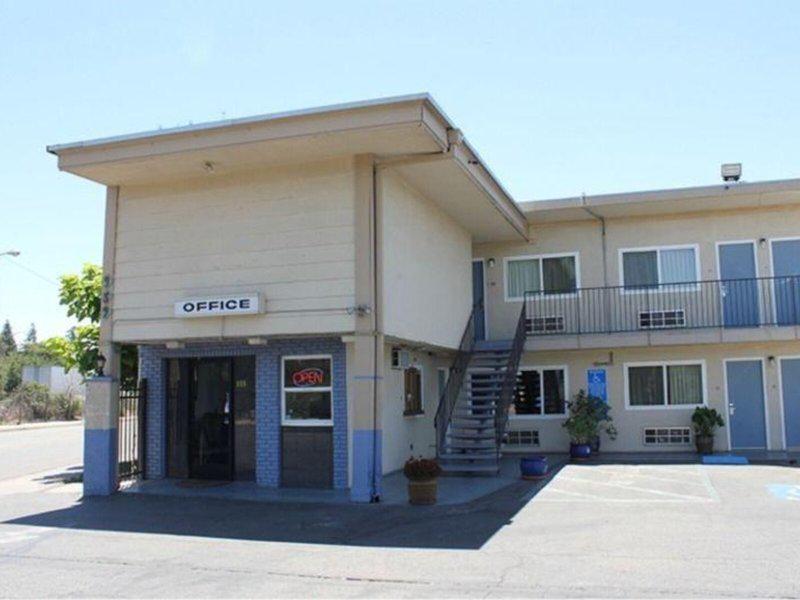 EEE1C56781B362BE3872D05969F93F37