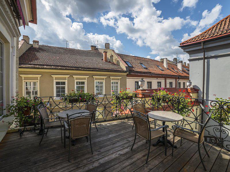 28C237462AC048067FC9B52E8E9D56CB