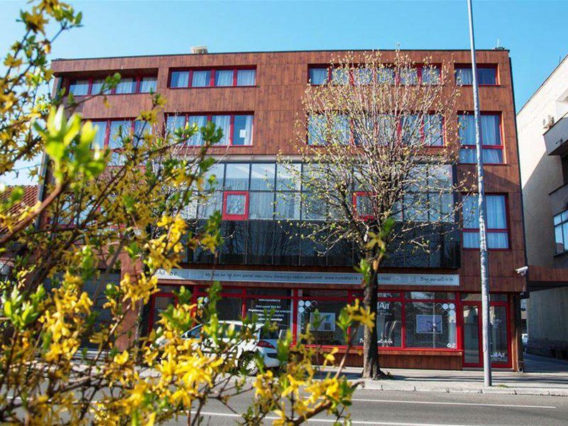 DE3915B6802115F7E82203BC2ED6B284