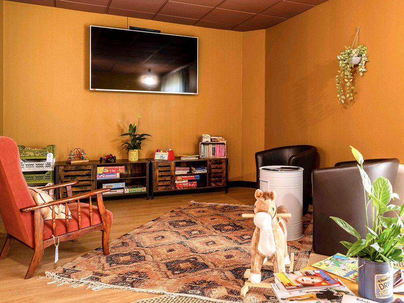 45B9F145D284F97D445BEB3A34F8E37A