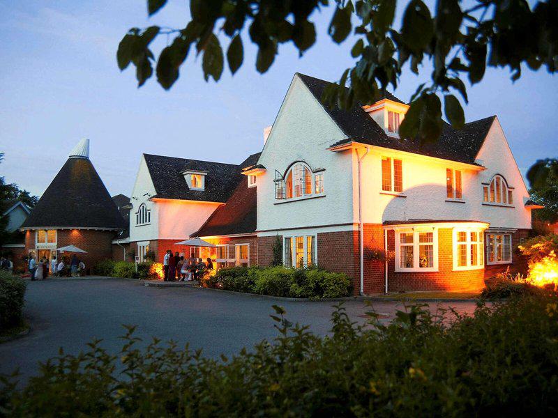 0E89669E3D9C64C947A8F52E67DBE33A