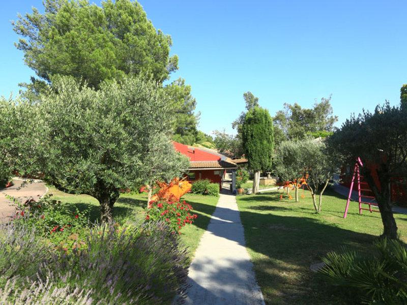 9B11FD92D37D4F9AA1EF532587127394