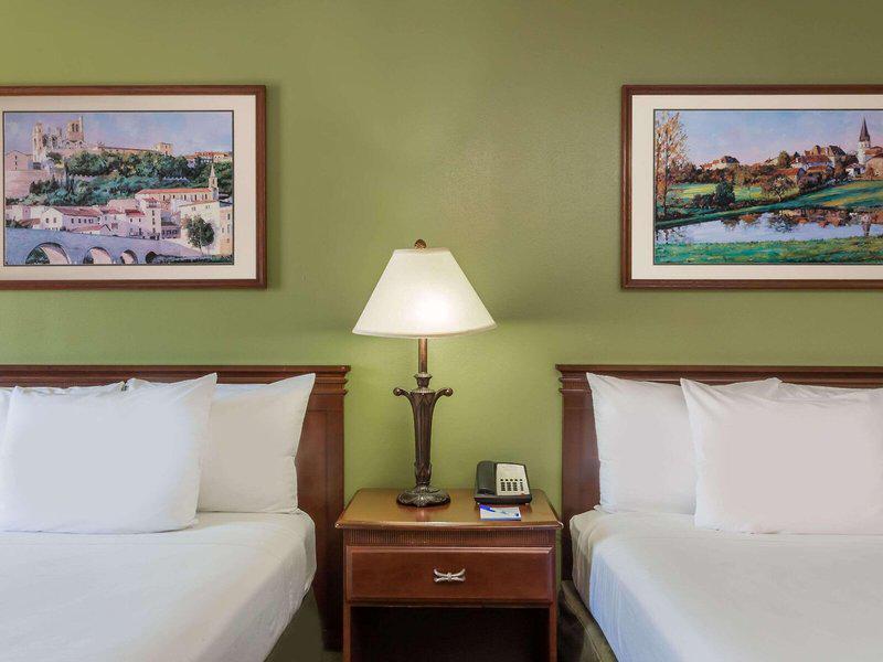 50E333D303DA6C669B754440EB419030