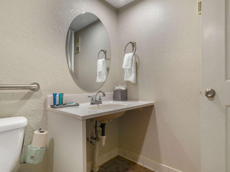 3C115B3551498FEE55E299B9387AF850