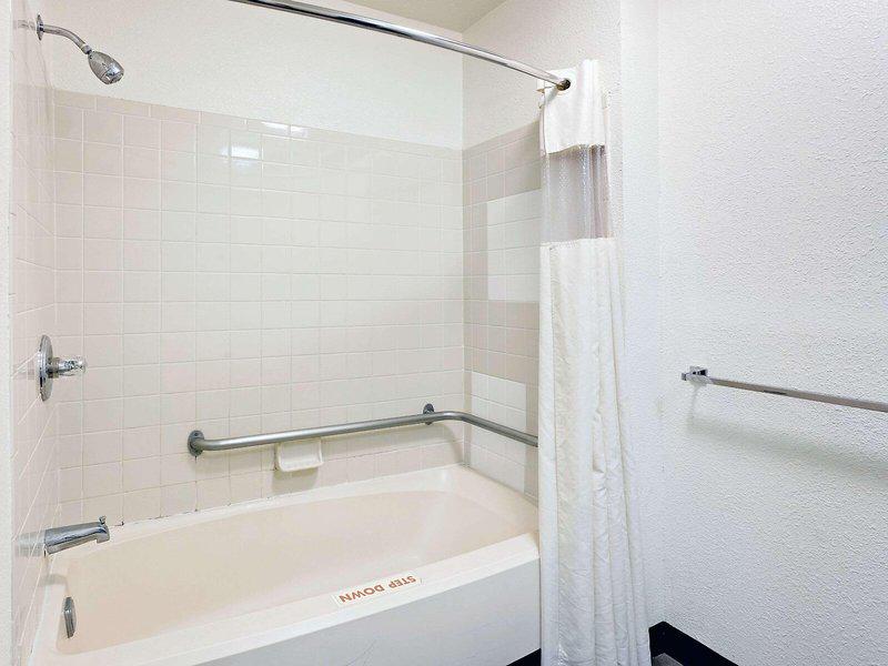 F2B2E4448F3137B190E9DE8E0F51EBDB