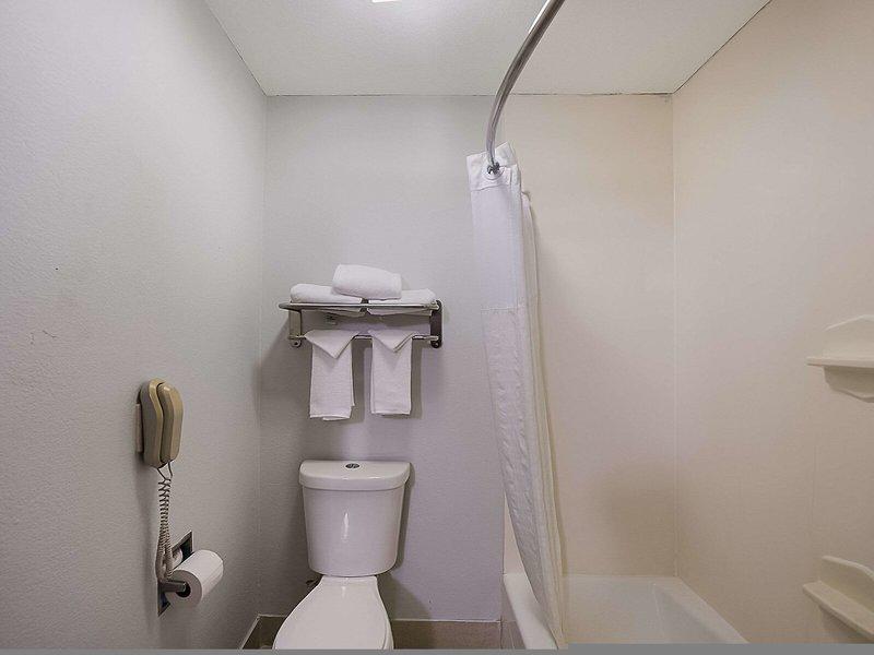 71C22838AB73D8D50F636D26EA87D3E8