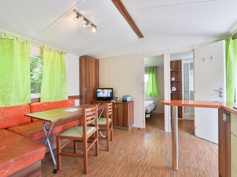 EFC533DE9E5D2BD9E59E3F681EB470CA