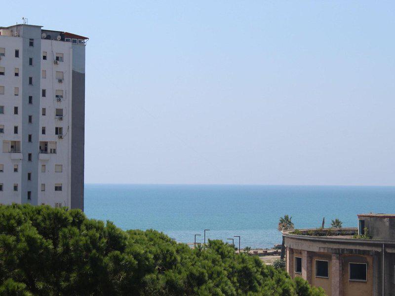 B1182BFF2E9F30E54CB6D29566E585C7