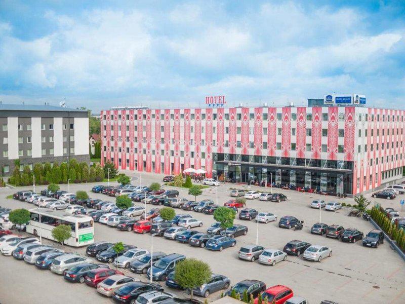 3332DE8FAF18F38512F1E3D3BC43B36B