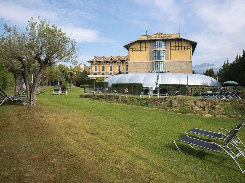 DC4C0AC0BCA2EF09ADE9DB6DB33879B2