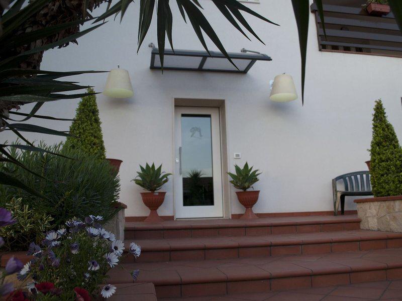 5935B6CC81F3EB70399BE7D7095A8609